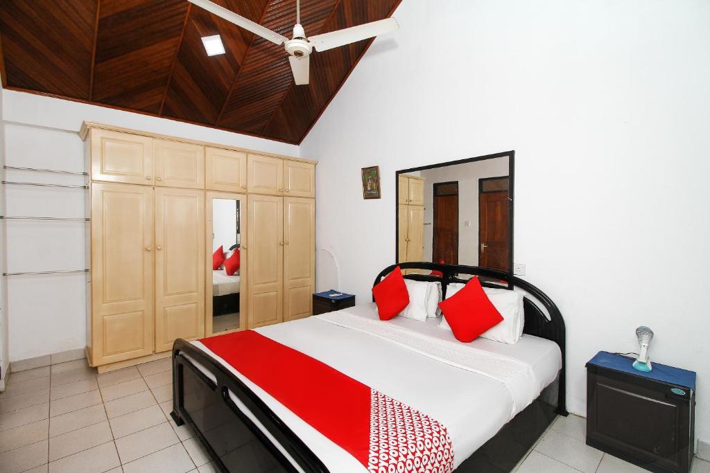 Lioni Holidays Villa - 1