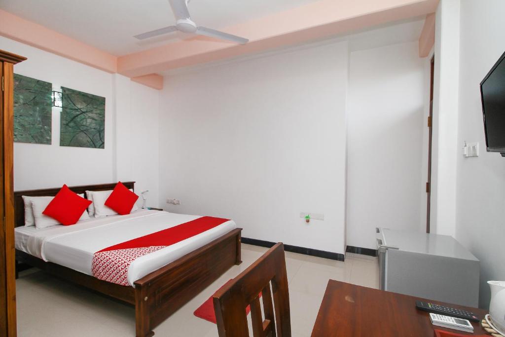 Lioni Holidays Villa - 6