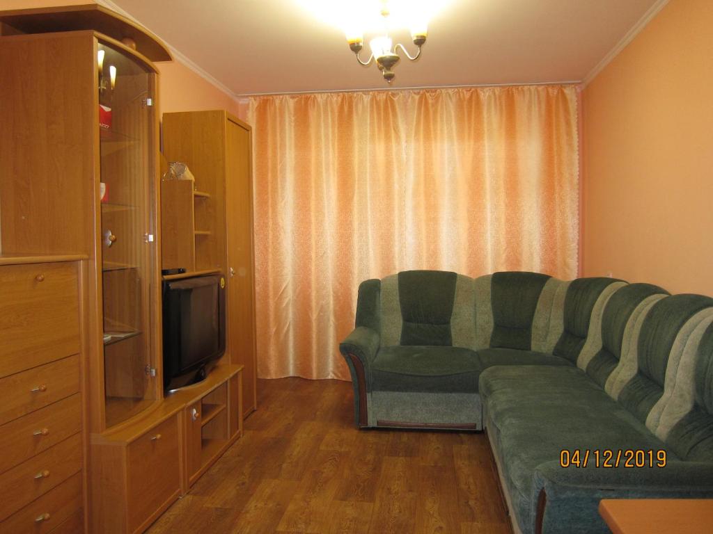 Комфортна 2-кімнатна зі швидким цілодобовим інтернетом головне фото