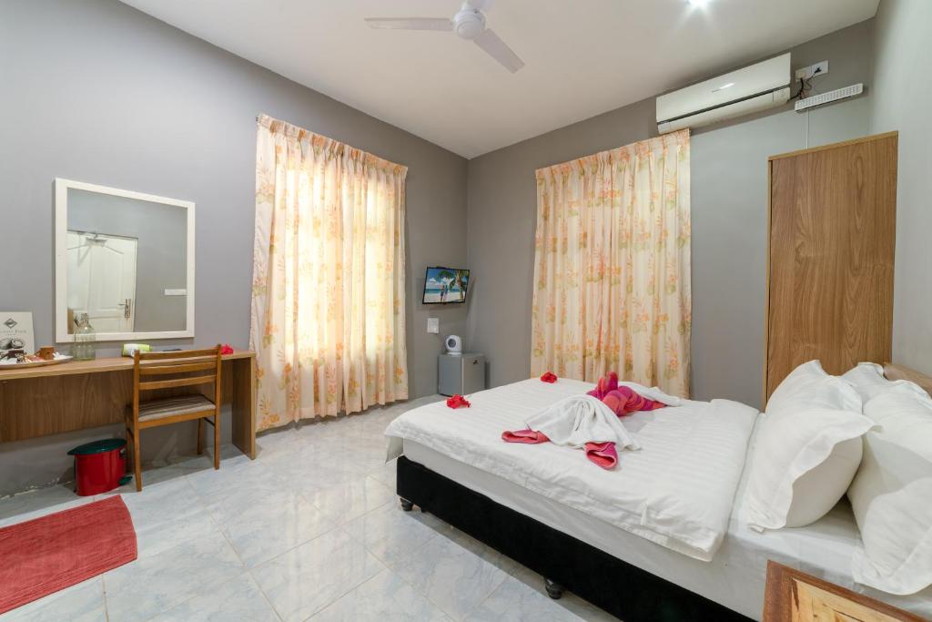 Koimala Beach Ukulhas - 8