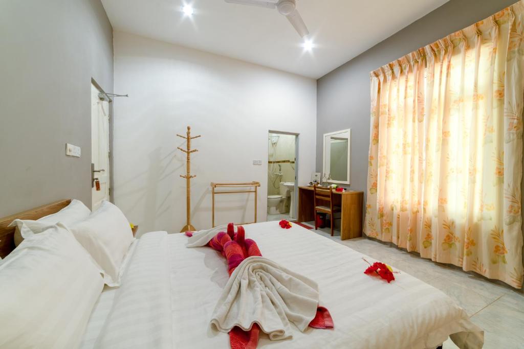 Koimala Beach Ukulhas - 5