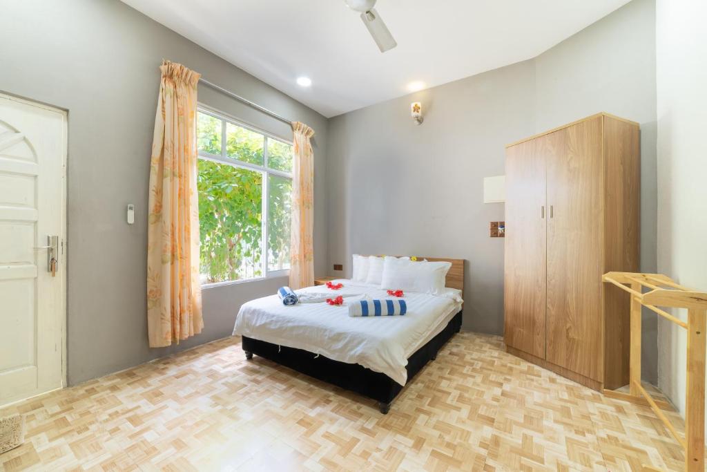 Koimala Beach Ukulhas - 2