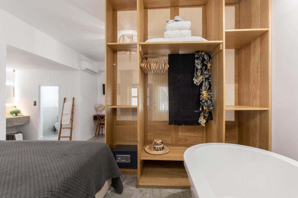 Postel nebo postele na pokoji v ubytování Athina Studios and Suites Plaka