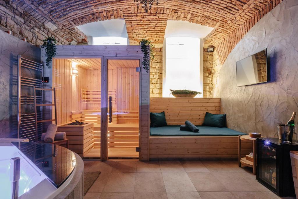 Khu vực ghế ngồi tại Sauna Central