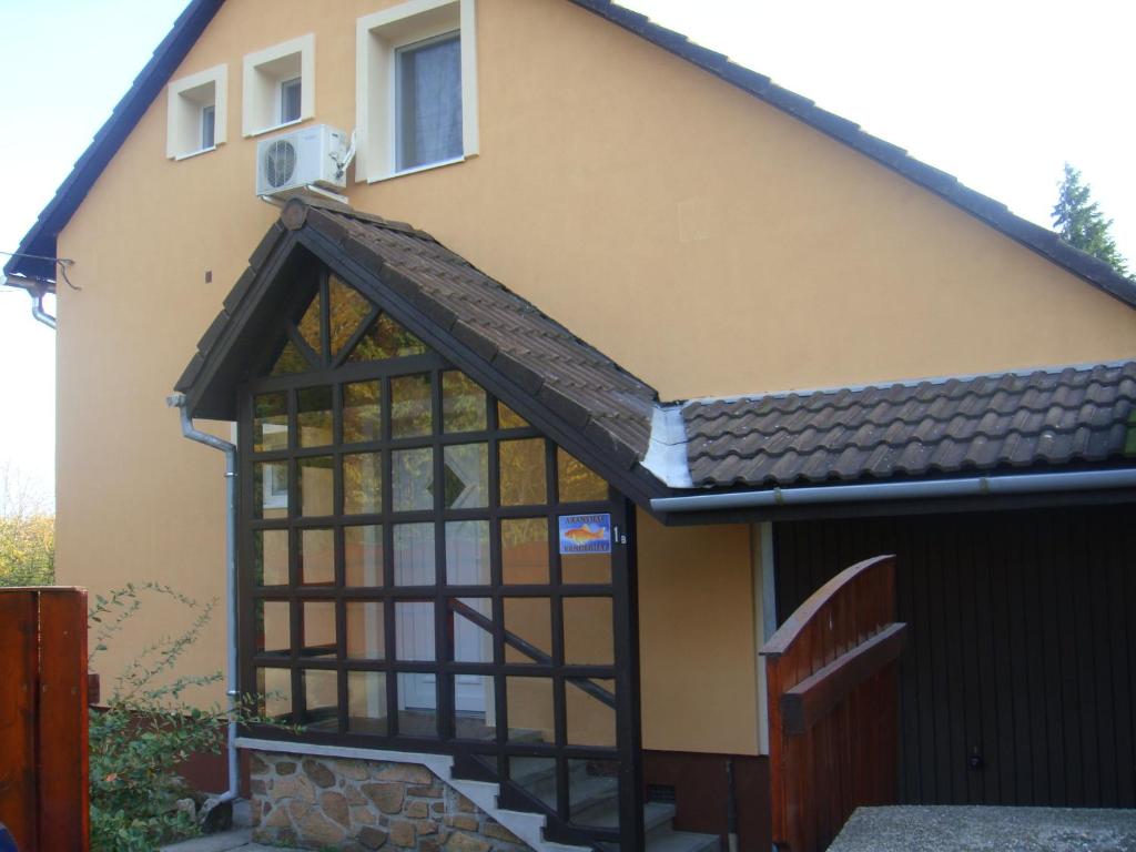 Budova, kde se prázdninový dům nachází