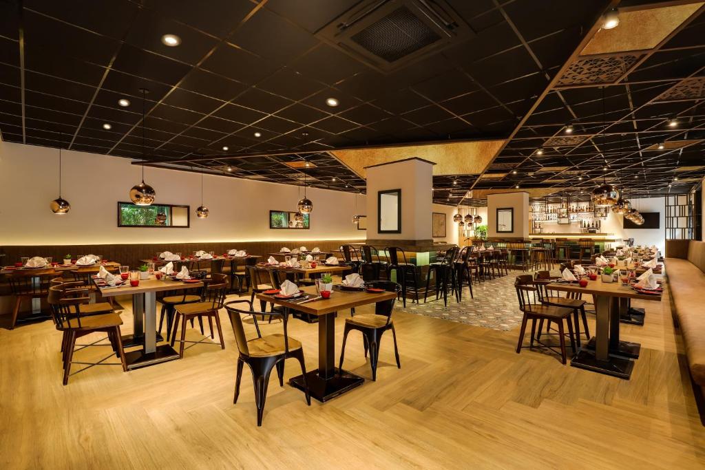 Restaurace v ubytování Lemon Tree Premier, Delhi Airport