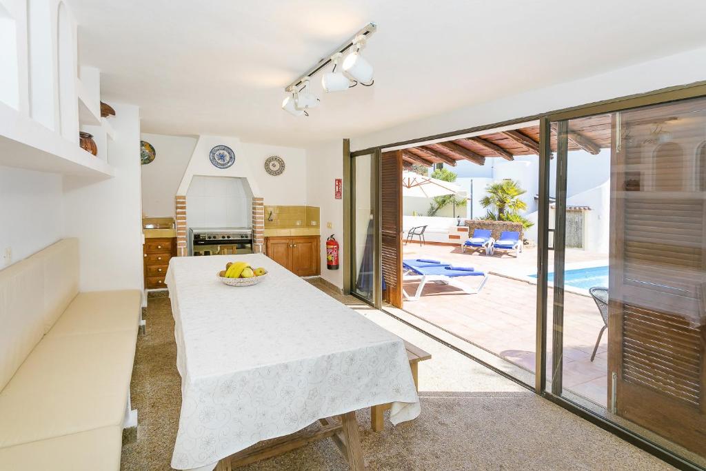 Can Ben Parit, San Antonio – Updated 2023 Prices