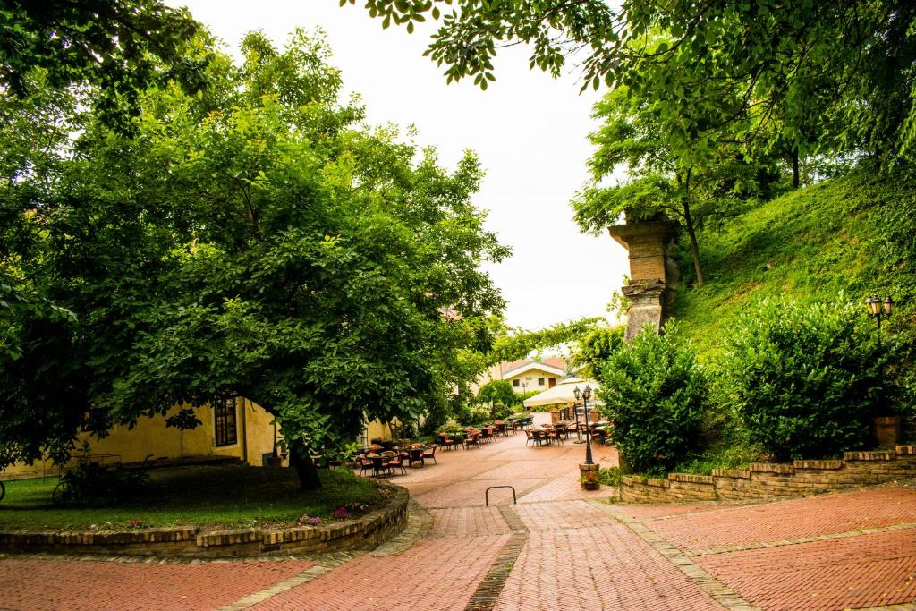 Zahrada ubytování Hotel Stari Podrum