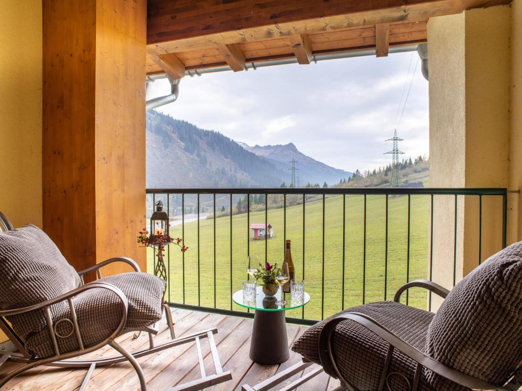 Nespecifikovaný výhled na hory nebo výhled na hory při pohledu z hotelu