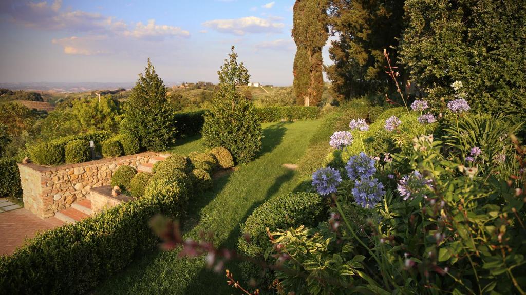 Vonkajšia záhrada v ubytovaní Villa Vittoria Tuscany new opening 2025