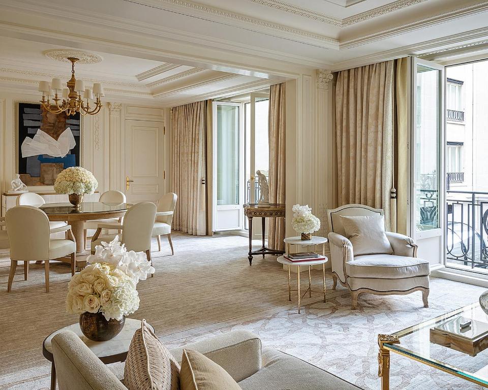 Four Seasons Hotel George V Paris - Resim 42