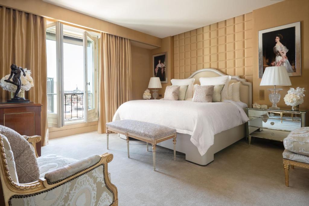 Four Seasons Hotel George V Paris - Resim 37