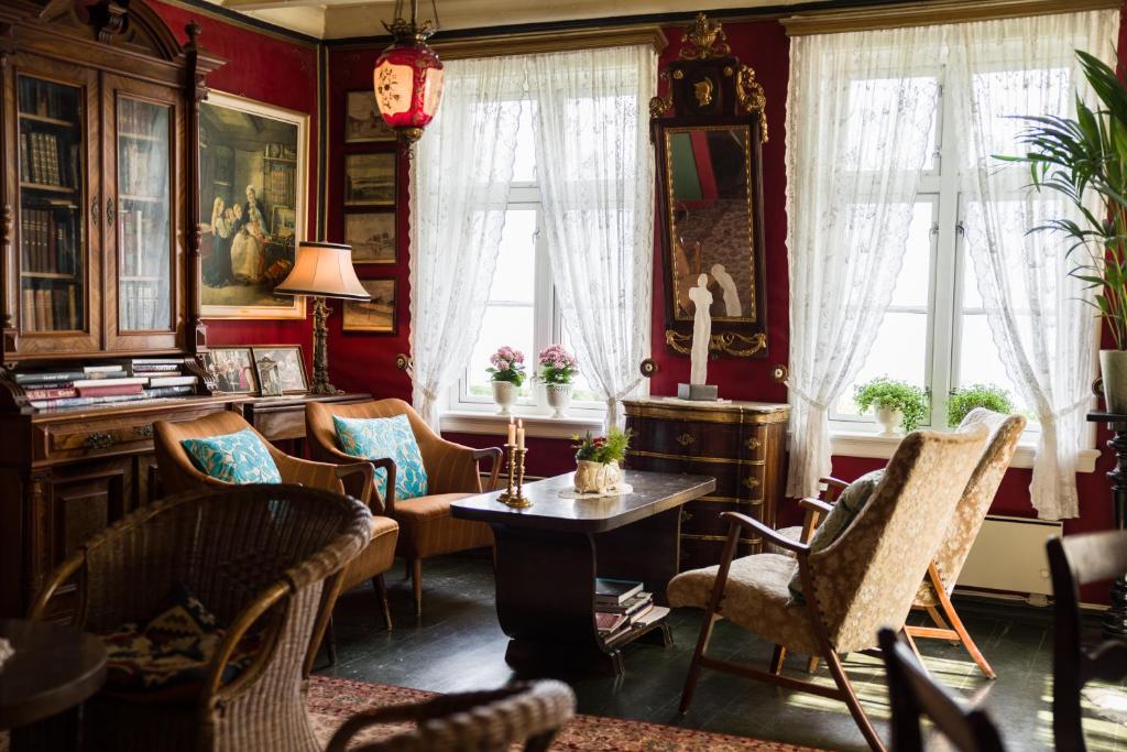 Posezení v ubytování Walaker Hotel