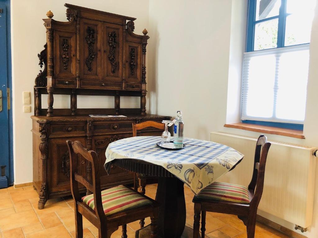 Hotel-Restaurant Thüringer Hof - Apartment In The Annex - Ground Floor