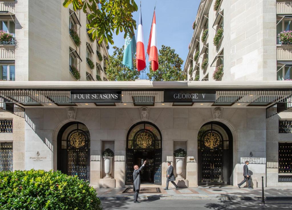 Four Seasons Hotel George V Paris photo