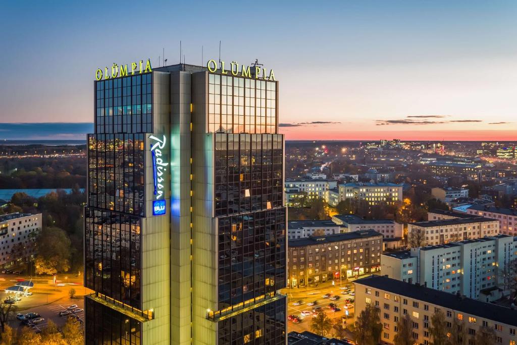 Общий вид на город Таллин или вид на город из отеля