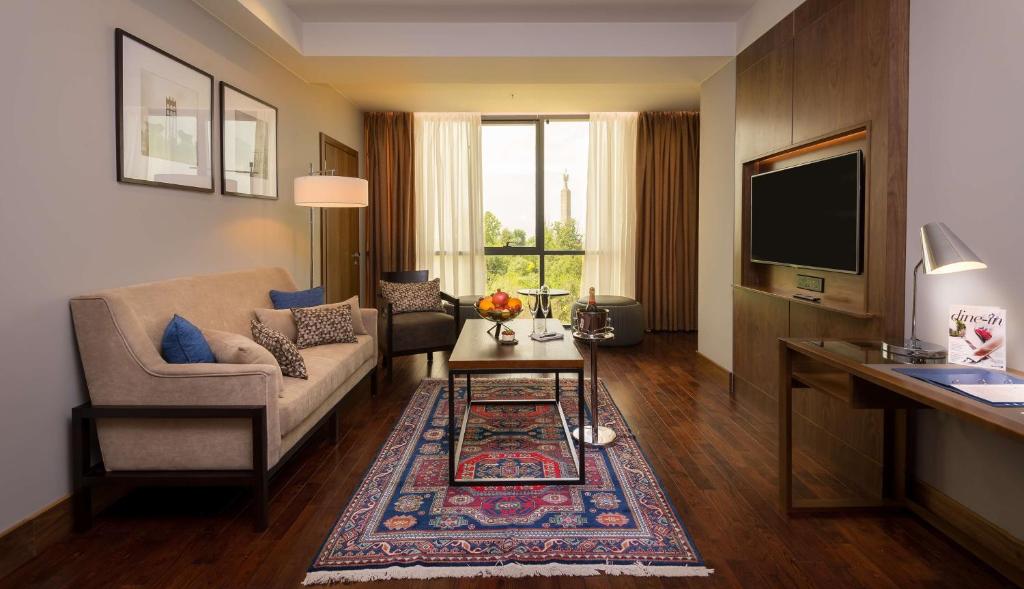 Radisson BLU Hotel Yerevan - Royal Suite Met Panoramic Mountain View