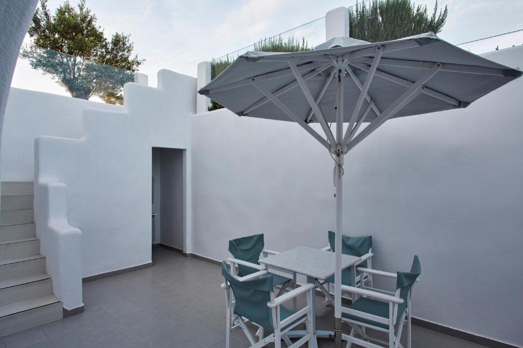 Balkón nebo terasa v ubytování DUNES - Semi Based Apartment with Indoor Garden - Part Of White Dunes Luxury Boutique Hotel