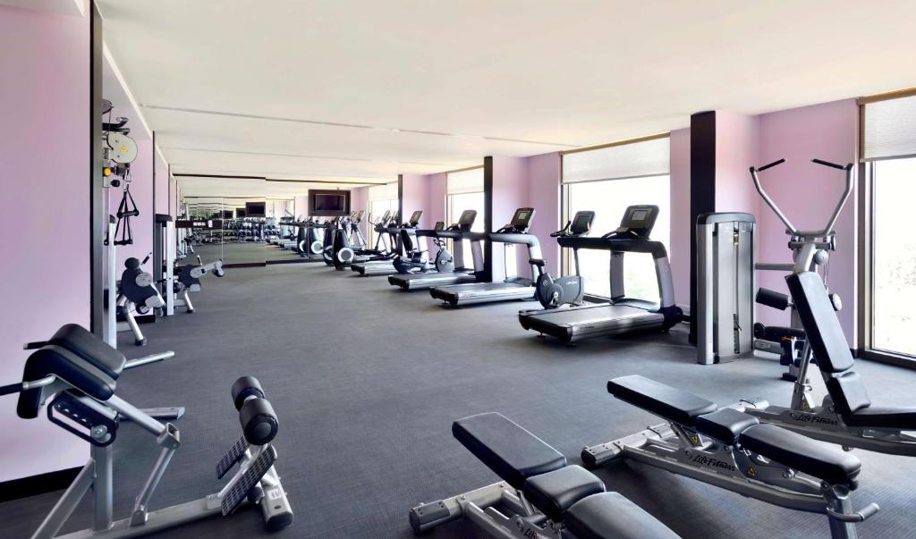 Fitness centrum a/nebo fitness zařízení v ubytování Radisson Blu Coimbatore