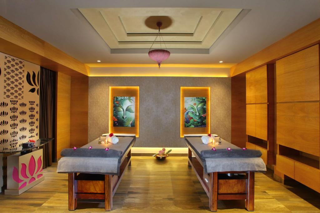 Biljardipöytä majoituspaikassa Radisson Blu Jammu