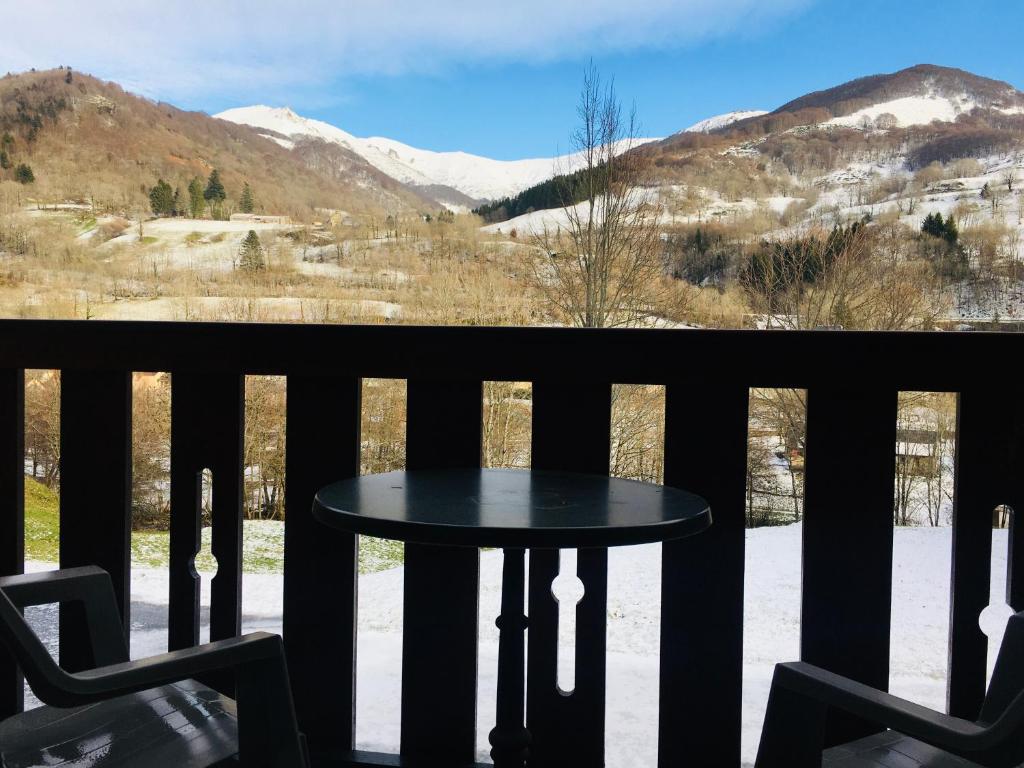 Nespecifikovaný výhled na hory nebo výhled na hory při pohledu z hotelu