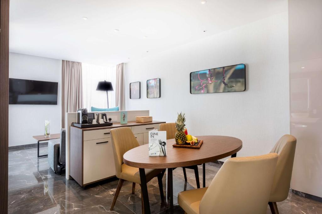Kuchyň nebo kuchyňský kout v ubytování Radisson Blu Hotel, Larnaca