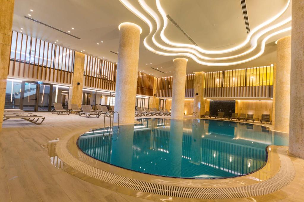 Bazén v ubytování Radisson Blu Hotel Trabzon nebo v jeho okolí