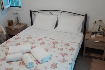 Katil atau katil-katil dalam bilik di Calm and Top view in Chania countryside