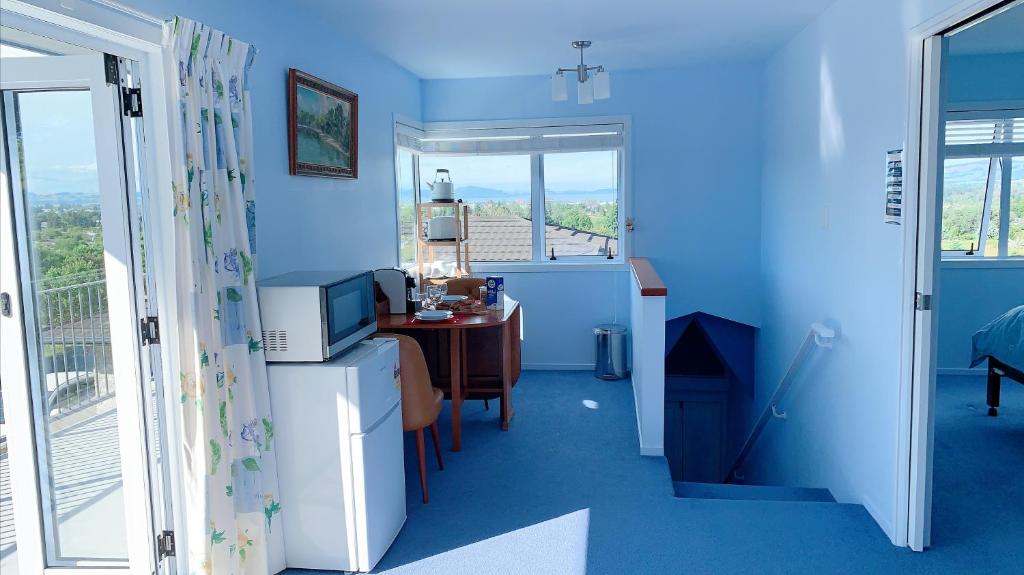 Panoramic View Apartment Without a Kitchen - Resim 13