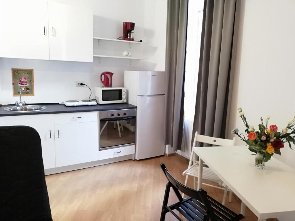 Studio Piata Amzei NR.1 (8 B), Bucharest (updated prices 2024)