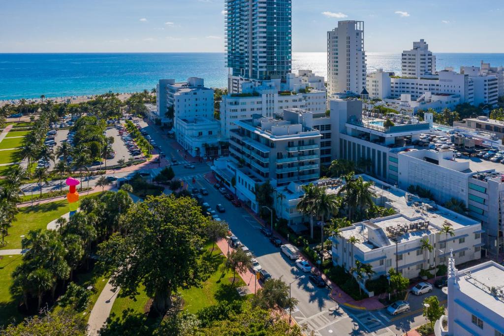 Nespecifikovaný výhled na destinaci Miami Beach nebo výhled na město při pohledu z hotelu
