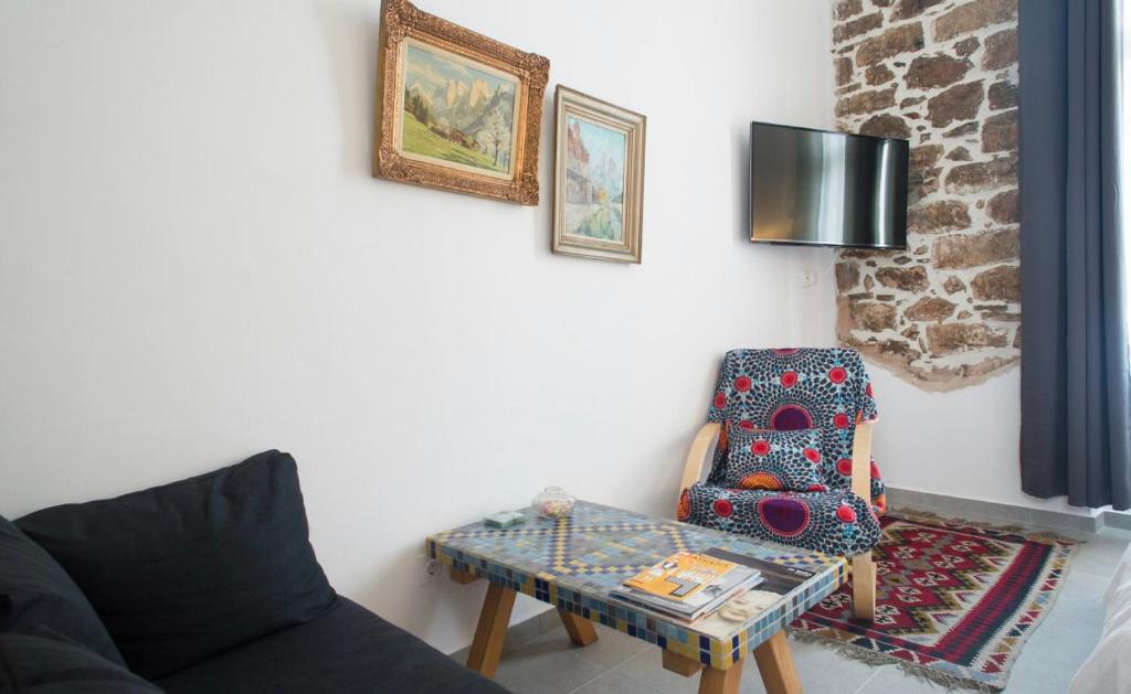 TV a/nebo společenská místnost v ubytování A litte Taste of Home Guest House