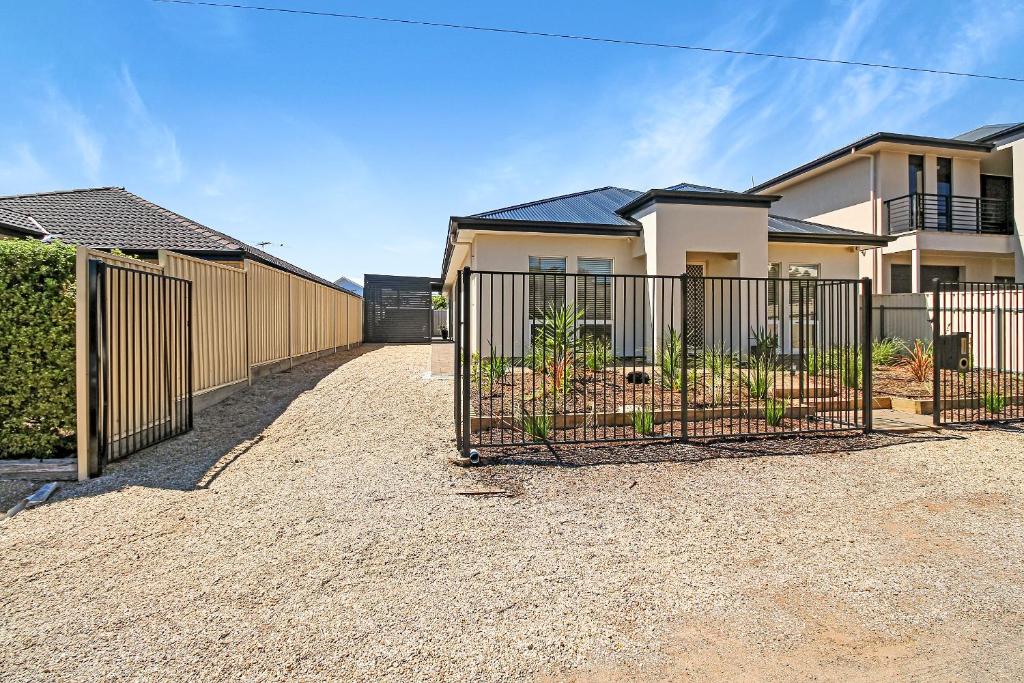 Aldinga Beach Experience C21 SouthCoast Holidays, Aldinga Beach