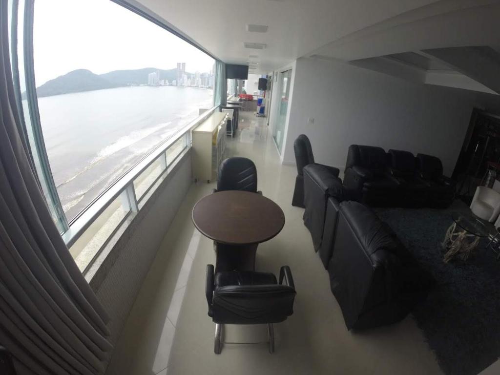  Cobertura Frente Mar