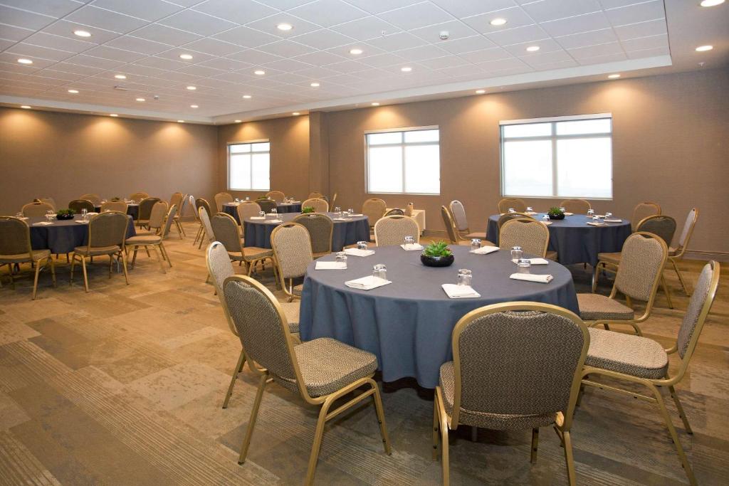 Wingate by Wyndham Calgary Airport - Resim 16