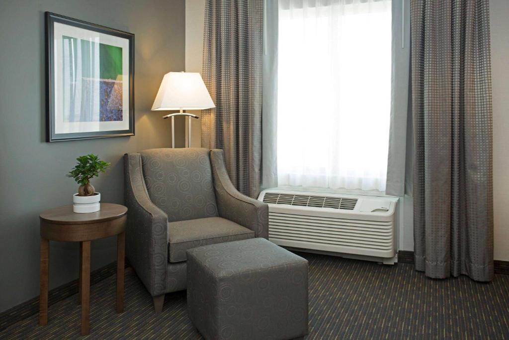 Wingate by Wyndham Calgary Airport - Resim 13