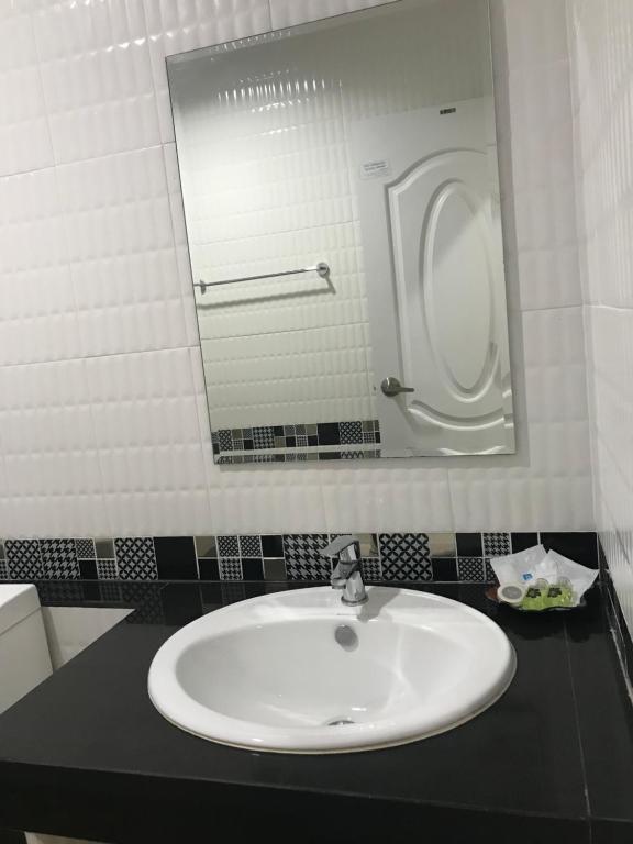 TTT Hotel - Resim 12