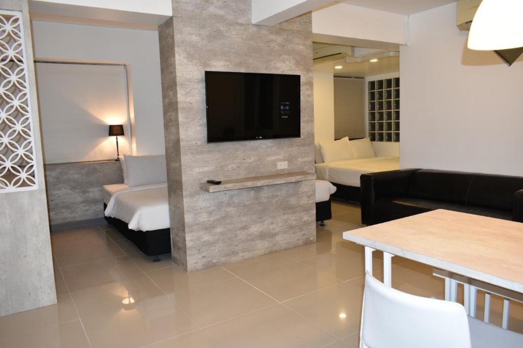 Loyy Hotel - Family Room