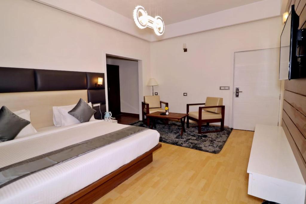 Clarks Exotica Resort Ramgarh Mukteshwar - Suíte Familiar
