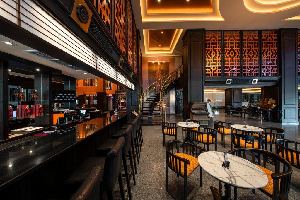 Manhattan Hotel Bangkok