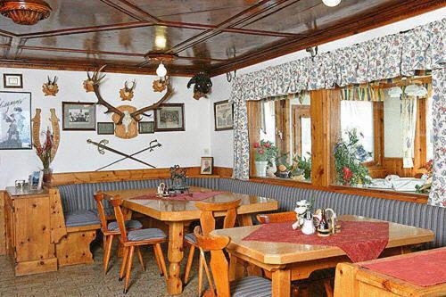 Restaurace v ubytování Alpengasthof Rechtegg