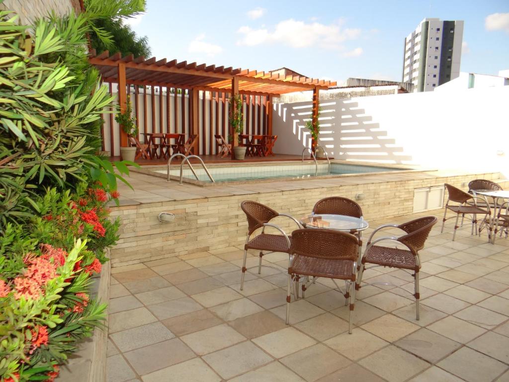  Oasis Hotel
