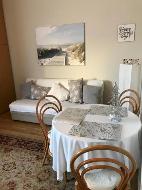 Central Apartman - Housity