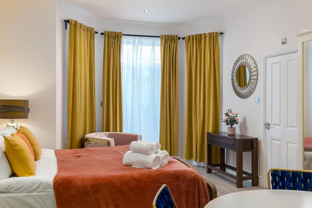 Cromwell road apartments - One-Bedroom Apartment