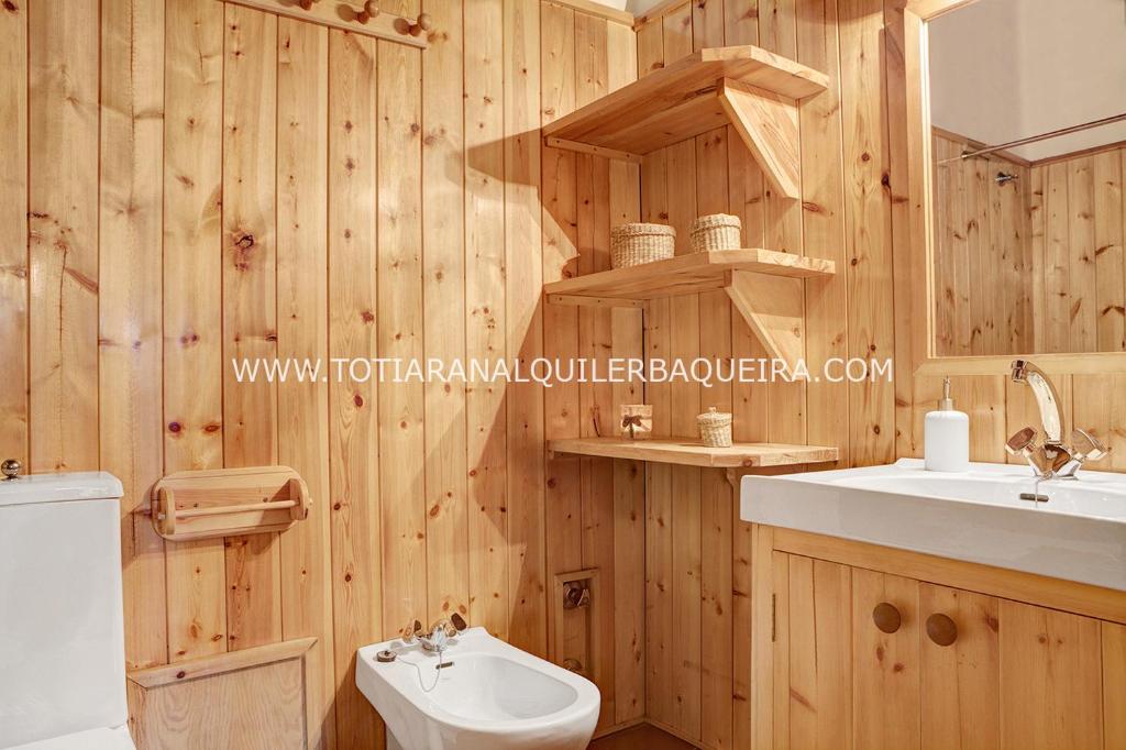 A bathroom at Apartamento Era Cascada By Totiaran