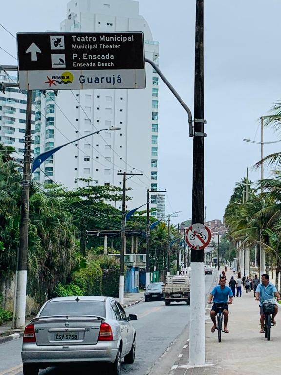 Apto Guarujá
