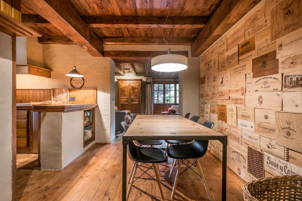 Kuchyňa alebo kuchynka v ubytovaní Casa Es Pletieus by Totiaran