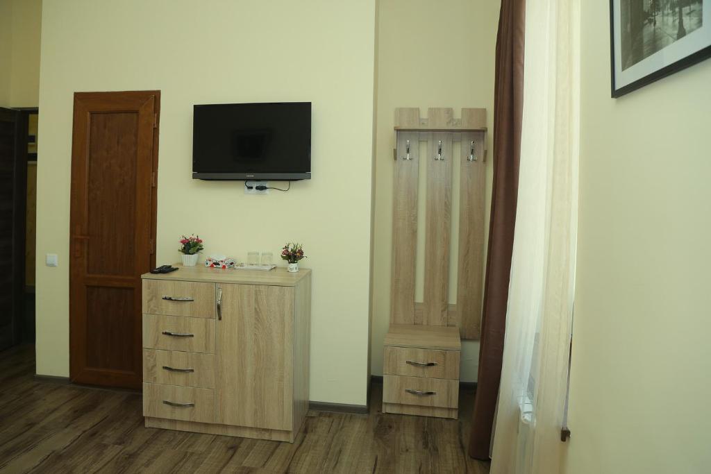 TV a/nebo společenská místnost v ubytování Guest House MARGARYAN