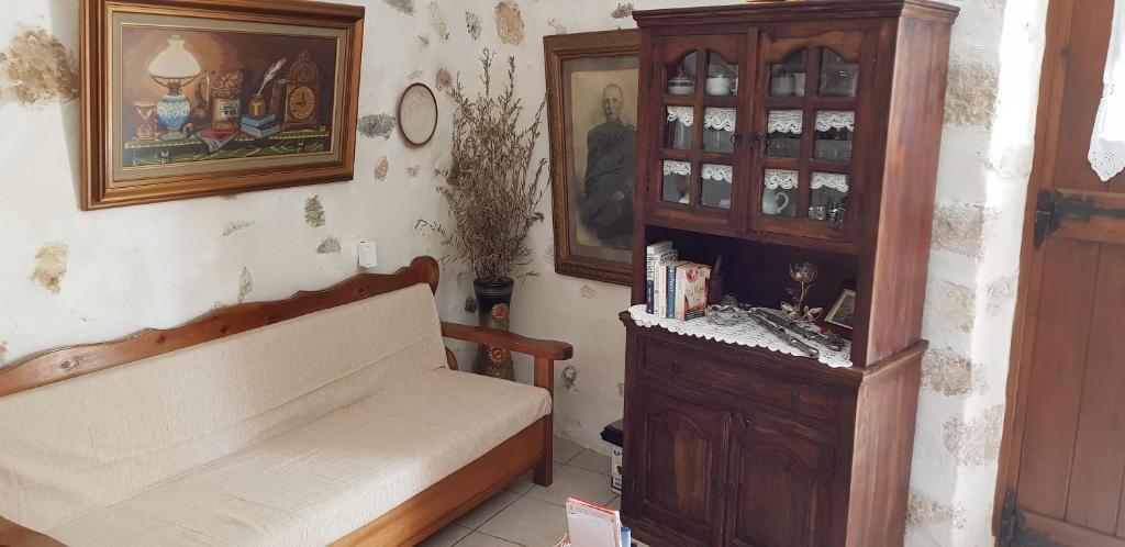A bed or beds in a room at Madalo
