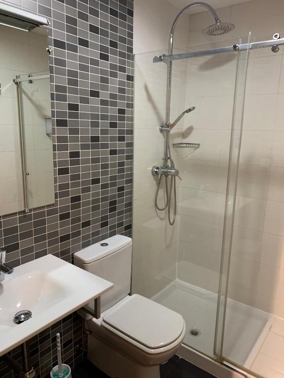 Un baño de Hostal Falfes